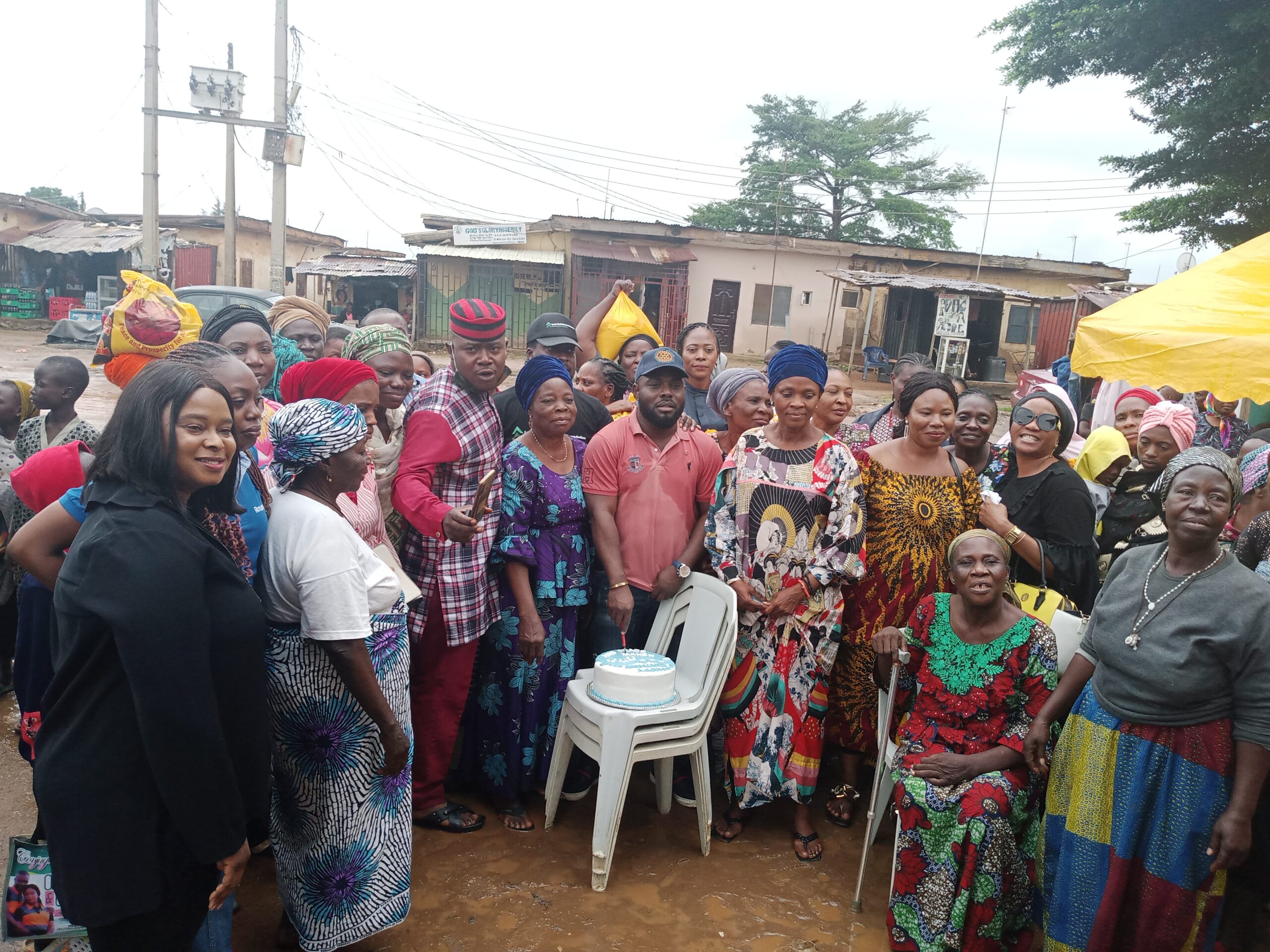 Ambassador Austin Peacemaker empowers 43 widows, children with food ...